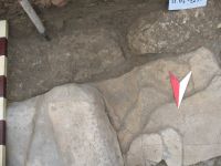 Chronicle of the Archaeological Excavations in Romania, 2009 Campaign. Report no. 27, Hârşova, La Cetate<br /><a href='http://foto.cimec.ro/cronica/2009/sistematice\027/07-HARSOVA-S-1-Placa-de-poarta.jpg' target=_blank>Display the same picture in a new window</a>